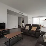 Modern 2br House - Private Pool - Parking Βίλα *