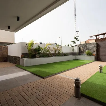 Villa Modern 2br House - Private Pool - Parking