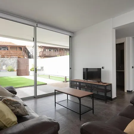 Modern 2br House - Private Pool - Parking ヴィラ