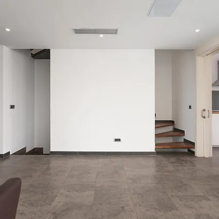 Βίλα Modern 2br House - Private Pool - Parking