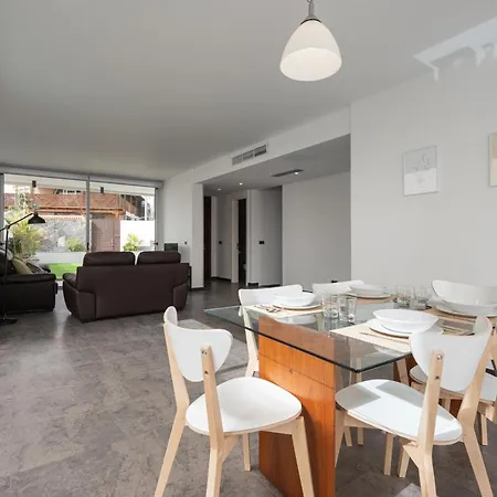 Modern 2br House - Private Pool - Parking ヴィラ *