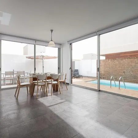 ヴィラ Modern 2br House - Private Pool - Parking *