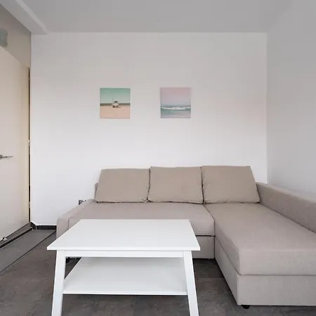Modern 2br House - Private Pool - Parking * San Bartolomé
