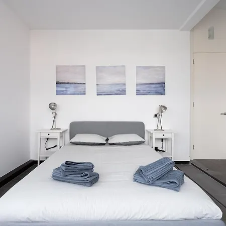 Modern 2br House - Private Pool - Parking ヴィラ